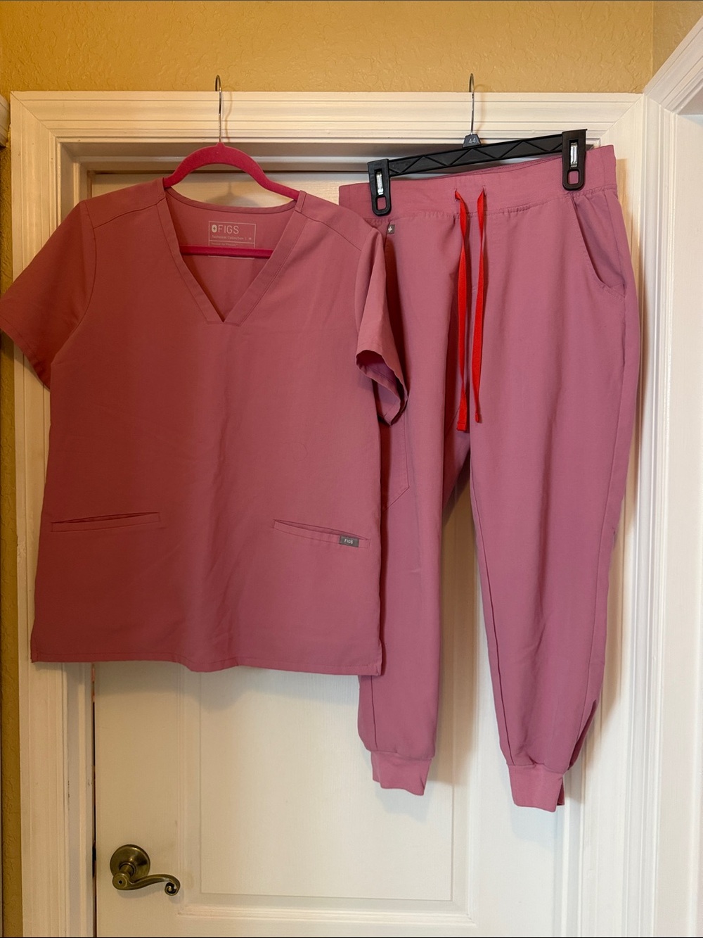Figs Chalk Pink Medium Casma Scrub Top and medium Petite Zamora Joggers